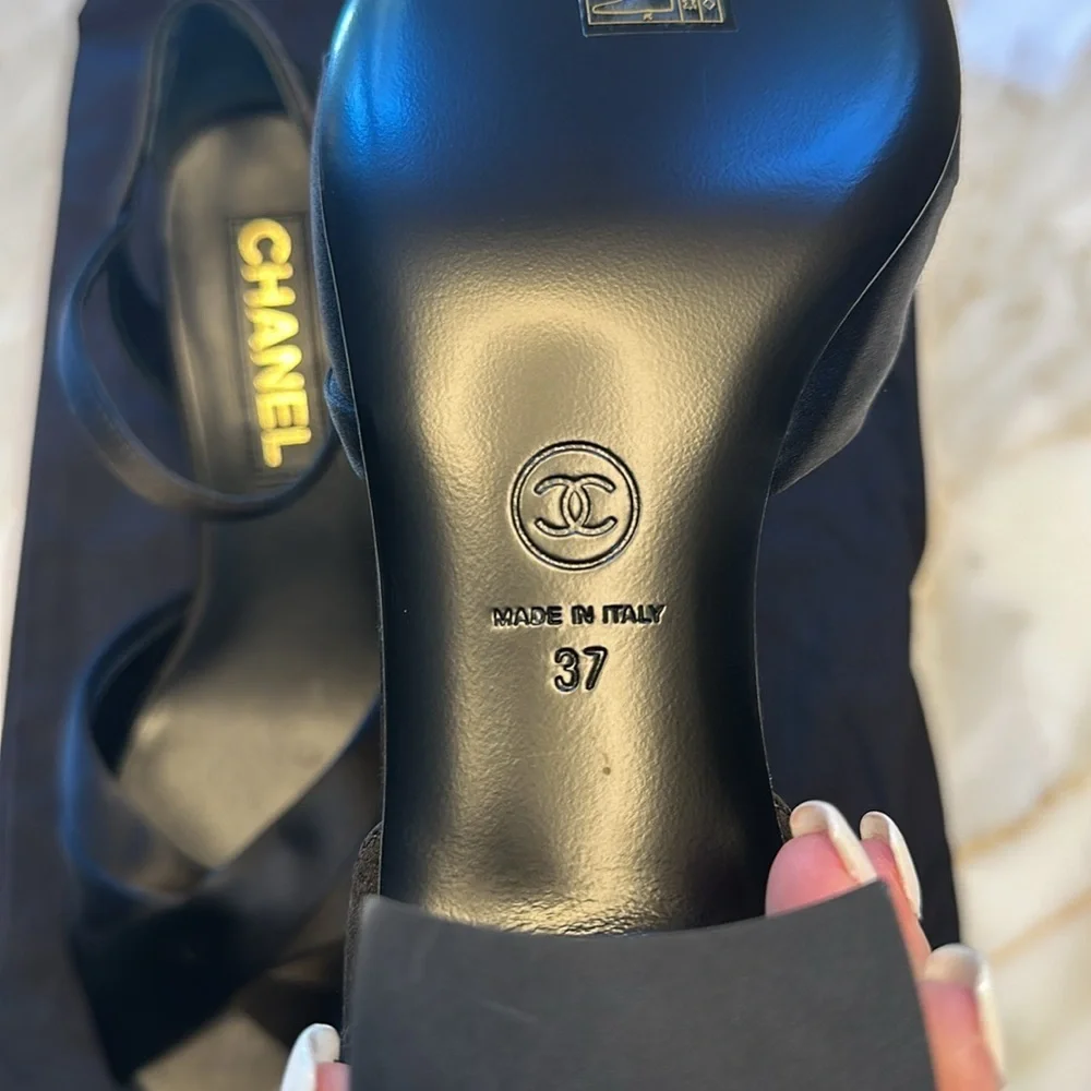 CHANEL open toe